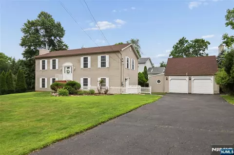 127 Clark Ave, Old Tappan, NJ 07675