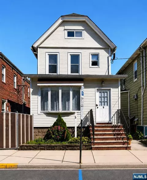 6 Lincoln Pl, East Rutherford, NJ 07073