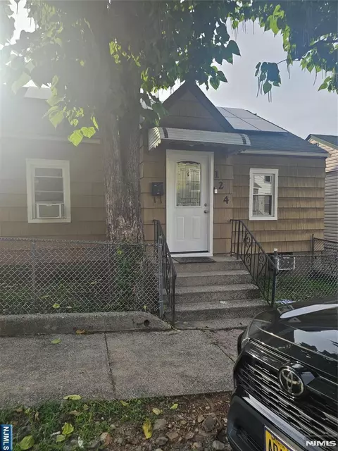 251 Dixon Ave, Paterson, NJ 07501
