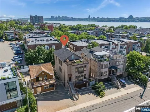 37 Winterburn Pl, Edgewater, NJ 07020