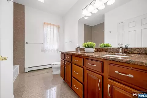 Entry Way - 177 Lawson Pl, Paramus, NJ 07652 photo 4 of 5