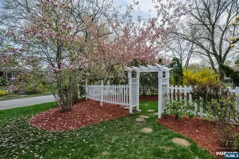Exterior - 177 Lawson Pl, Paramus, NJ 07652 photo 7 of 9