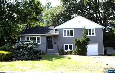 16 Valley Brook Dr, Emerson, NJ 07630
