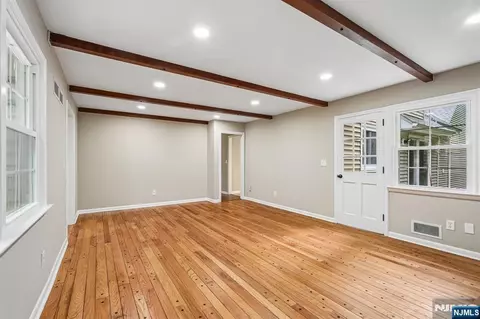 Living - 12 Apache Rd, Wayne, NJ 07470 photo 5 of 7