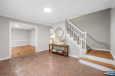 Entry Way - 12 Apache Rd, Wayne, NJ 07470 photo 4 of 6