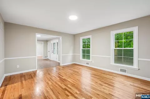 Living - 12 Apache Rd, Wayne, NJ 07470 photo 6 of 7