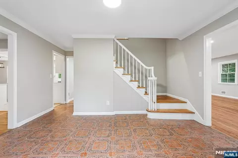Entry Way - 12 Apache Rd, Wayne, NJ 07470 photo 2 of 6