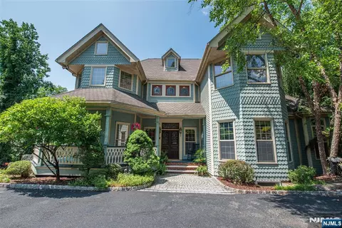 403 Stonetown Rd, Ringwood, NJ 07456