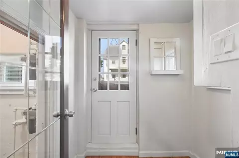 Entry Way - 480 Washington Ave, Hackensack, NJ 07601 photo 3 of 5