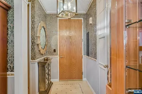 100 Carlyle Dr #C06B, Cliffside Park, NJ 07010