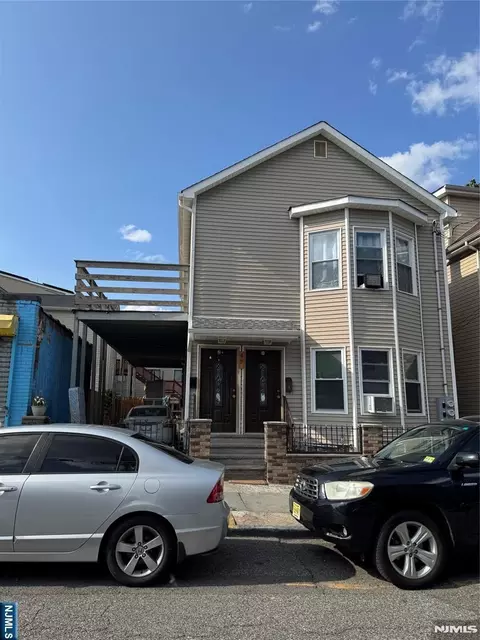 47 Oak St, Paterson, NJ 07501