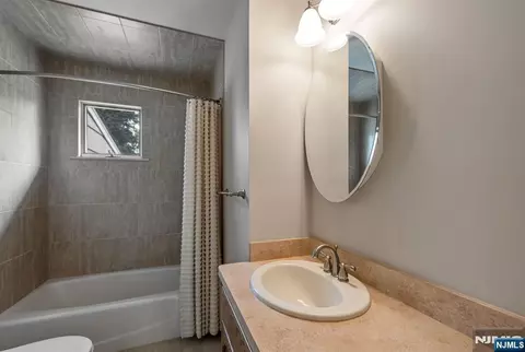 Bath - 48 Andover Dr, Wayne, NJ 07470 photo 2 of 2
