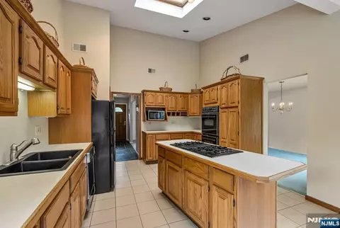 Kitchen - 48 Andover Dr, Wayne, NJ 07470 photo 1 of 5