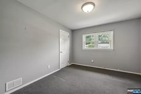 Bedroom - 48 Andover Dr, Wayne, NJ 07470 photo 5 of 6