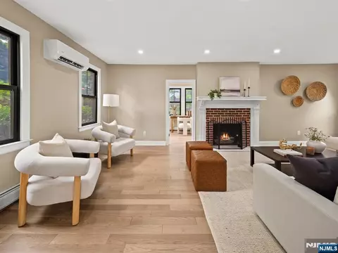 Living - 210 Spring Valley Ave, Hackensack, NJ 07601 photo 2 of 3