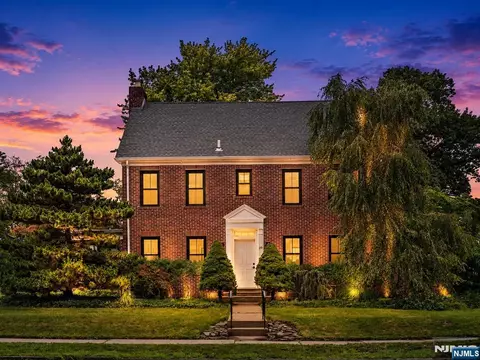 Exterior - 210 Spring Valley Ave, Hackensack, NJ 07601 photo 2 of 3