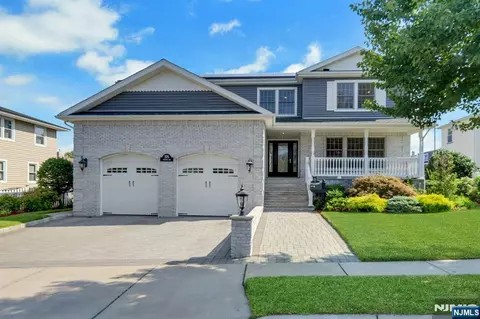 375 Sanford Ave, Lyndhurst, NJ 07071