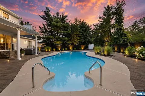 Exterior - 5 Gates Pl, Wayne, NJ 07470 photo 6 of 8
