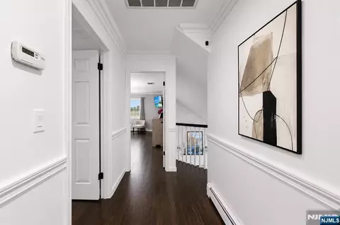 Entry Way - 5 Gates Pl, Wayne, NJ 07470 photo 4 of 6