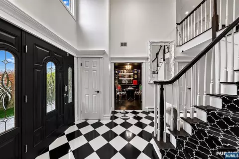 Entry Way - 5 Gates Pl, Wayne, NJ 07470 photo 1 of 6