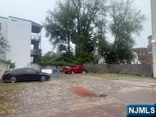 420-424 E 18th St, Paterson, NJ 07524
