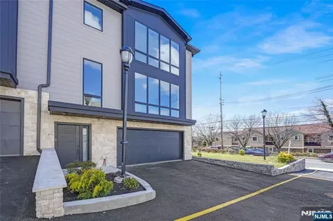 401 B Grand Ave #401 B, Leonia, NJ 07605