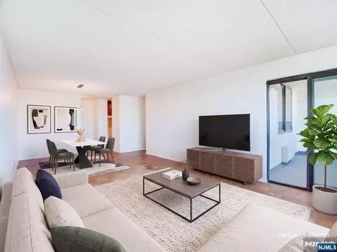 250 Gorge Rd #18E, Cliffside Park, NJ 07010
