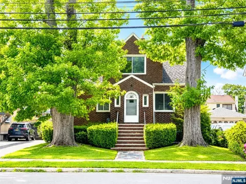 1105 Anderson Ave, Fort Lee, NJ 07024