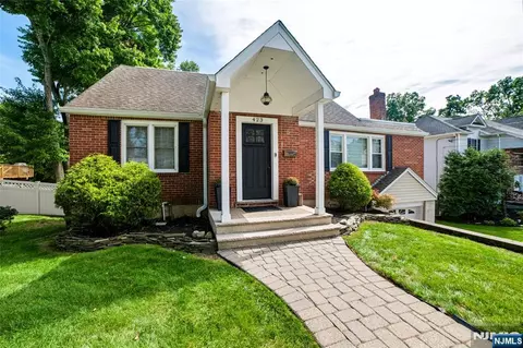 423 West Ave, Northvale, NJ 07647
