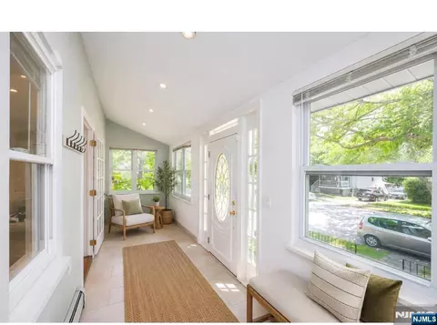 160 Mt Vernon St, Ridgefield Park, NJ 07660