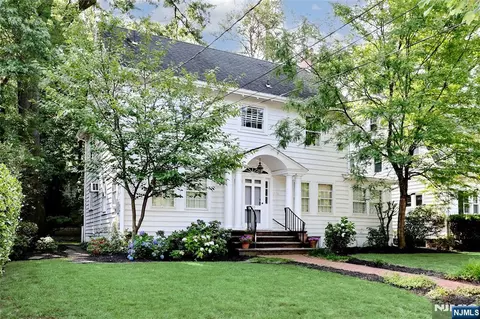 153 Glenwood Ave, Leonia, NJ 07605