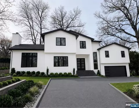 40 Westervelt Ave, Tenafly, NJ 07670