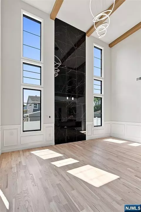 Living - 295 Georgian Dr, Paramus, NJ 07652 photo 3 of 5