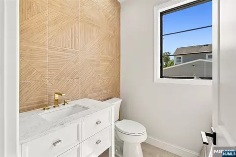 Bath - 295 Georgian Dr, Paramus, NJ 07652 photo 1 of 9