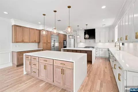 Kitchen - 295 Georgian Dr, Paramus, NJ 07652 photo 2 of 2