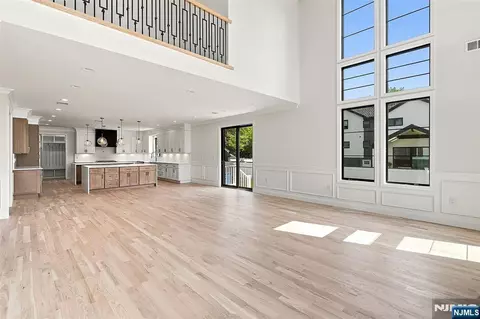 Living - 295 Georgian Dr, Paramus, NJ 07652 photo 4 of 5