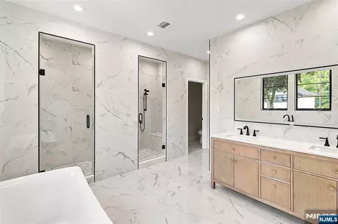 Bath - 295 Georgian Dr, Paramus, NJ 07652 photo 4 of 9