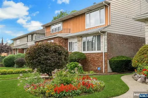 1527 10th St, Fort Lee, NJ 07024