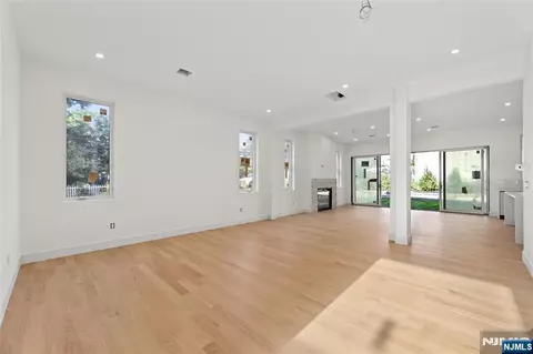 Living - 70 Carleton Ter, Cresskill, NJ 07626 photo 1 of 8