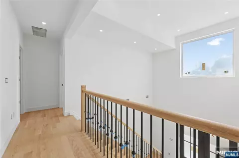 Entry Way - 70 Carleton Ter, Cresskill, NJ 07626 photo 8 of 10