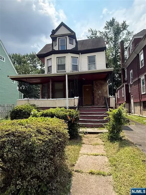 605 Park Ave, East Orange, NJ 07017