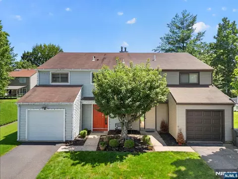 143 Grove St, Bergenfield, NJ 07621