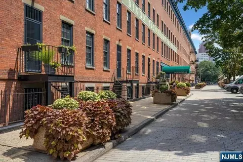 167 Wayne St #403T, Jersey City, NJ 07302