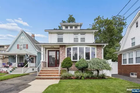 47 Kearney St, Lyndhurst, NJ 07071