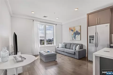 6401 Park Ave #401, West New York, NJ 07093