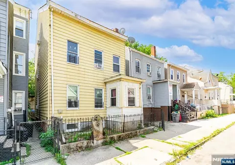 39 Hillman St, Paterson, NJ 07522