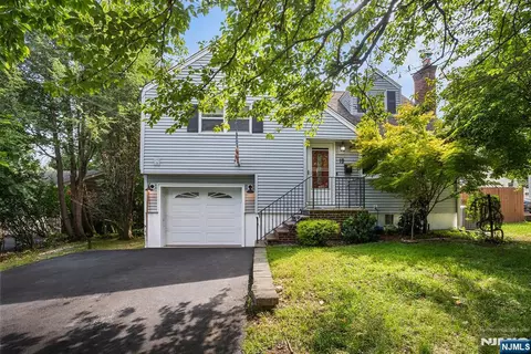19 W Park Ave, Park Ridge, NJ 07656