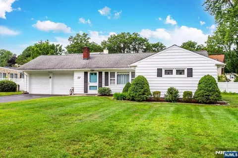 37 Susan Ave, Midland Park, NJ 07432