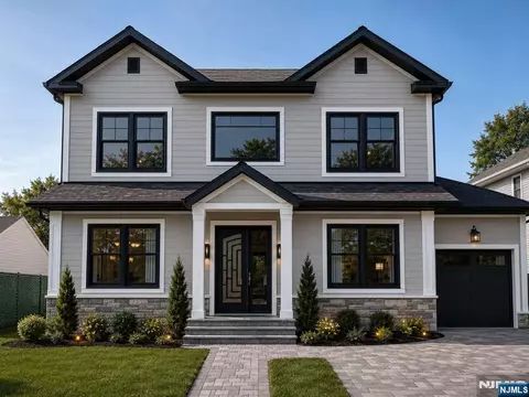 110 Skillman Ter, Saddle Brook, NJ 07663