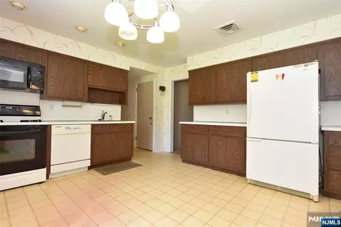 Kitchen - 317 Mckinley Blvd, Paramus, NJ 07652 photo 2 of 4